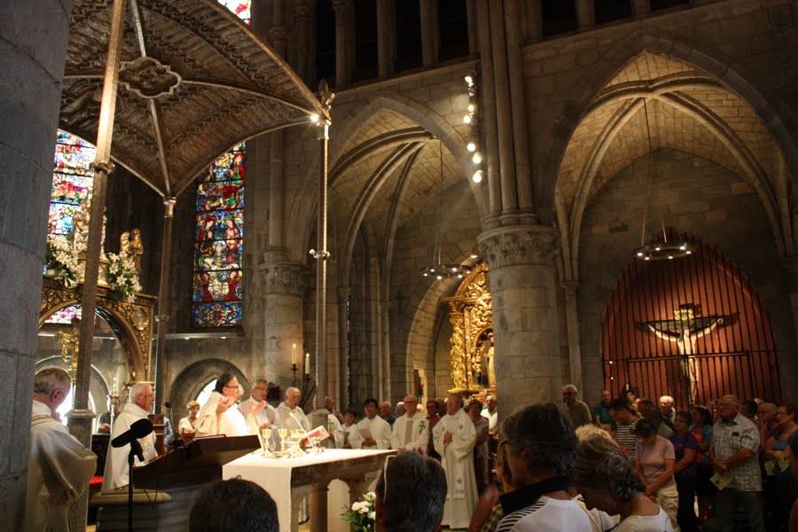 La Collégiale royale de Notre-Dame de Roncevaux / Orriako beila