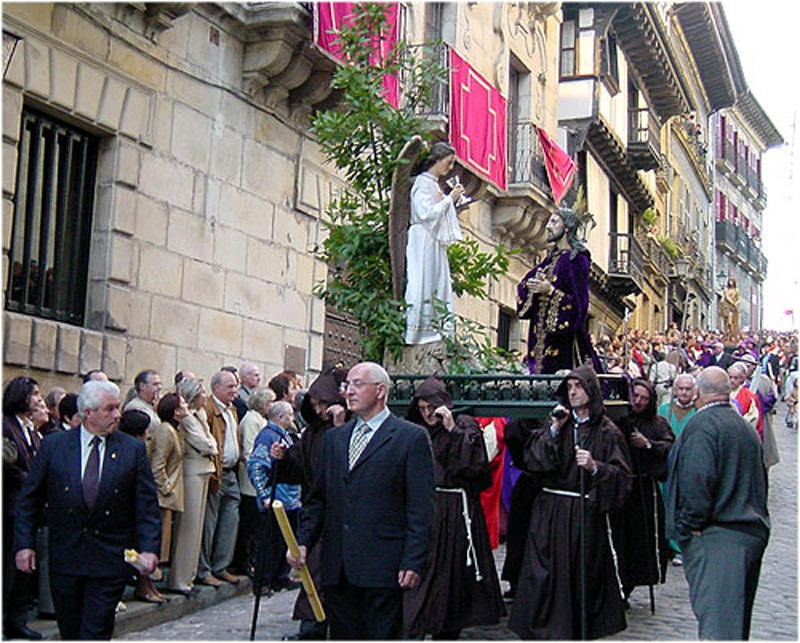 Procession du Vendredi Saint à Fontarabie.jpg