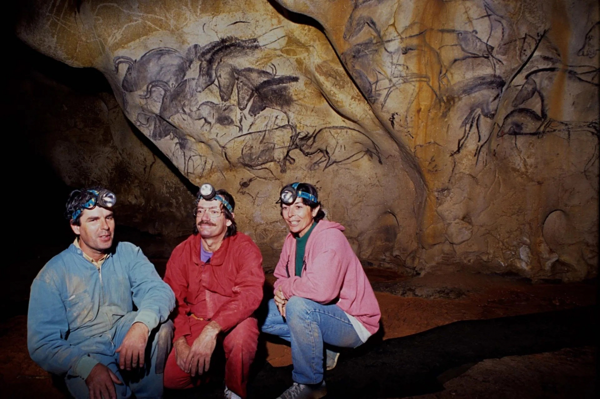 Les trois découvreurs de la grotte Chauvet .jpg