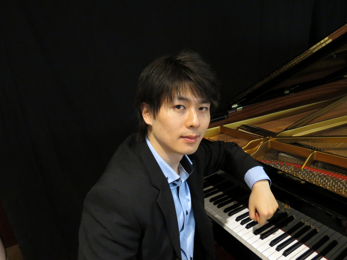 Kotaro_Fukuma,_piano.jpg