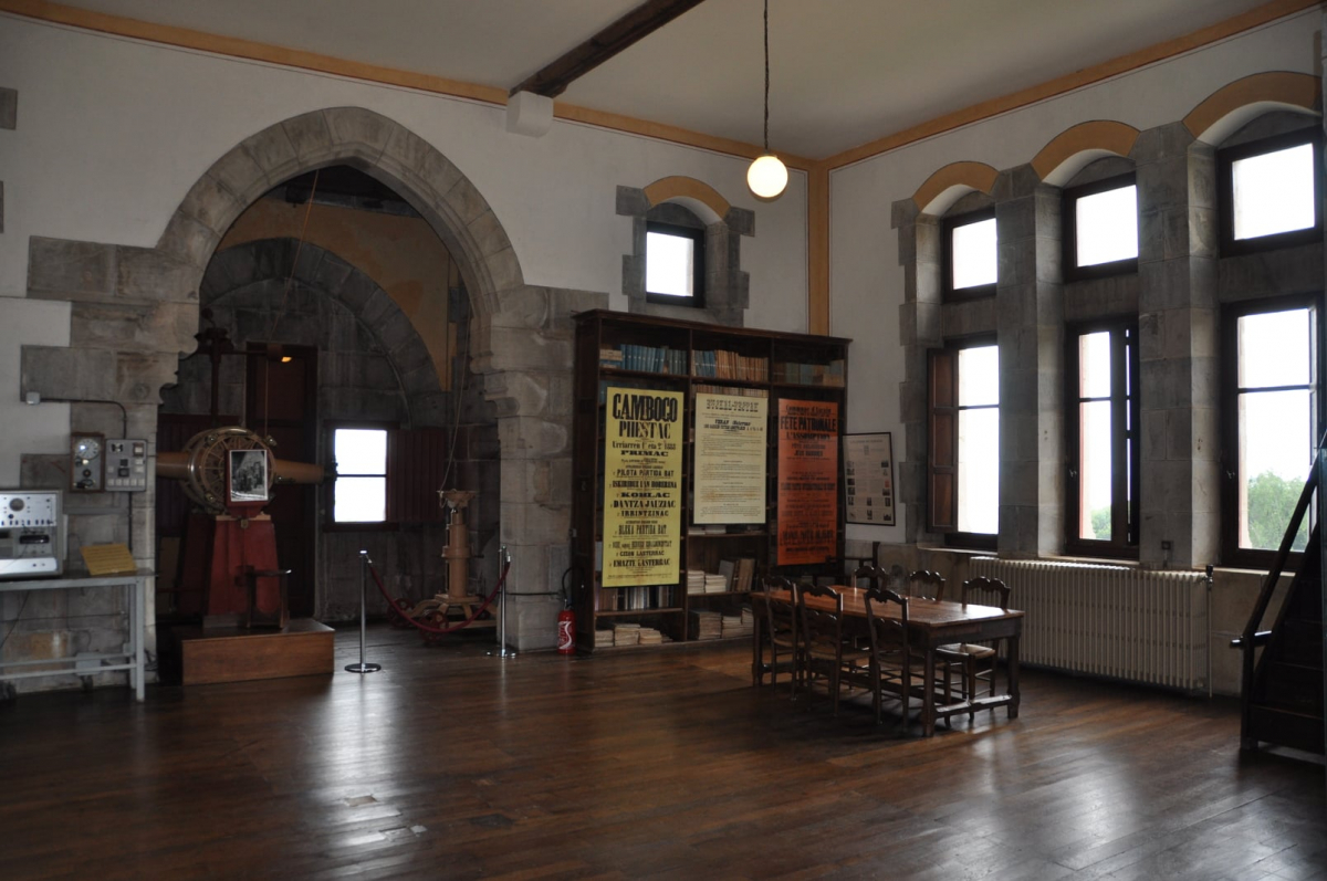 zChâteau d'Abbadia_salle de travail à l'observatoire© Manex Barace.jpg