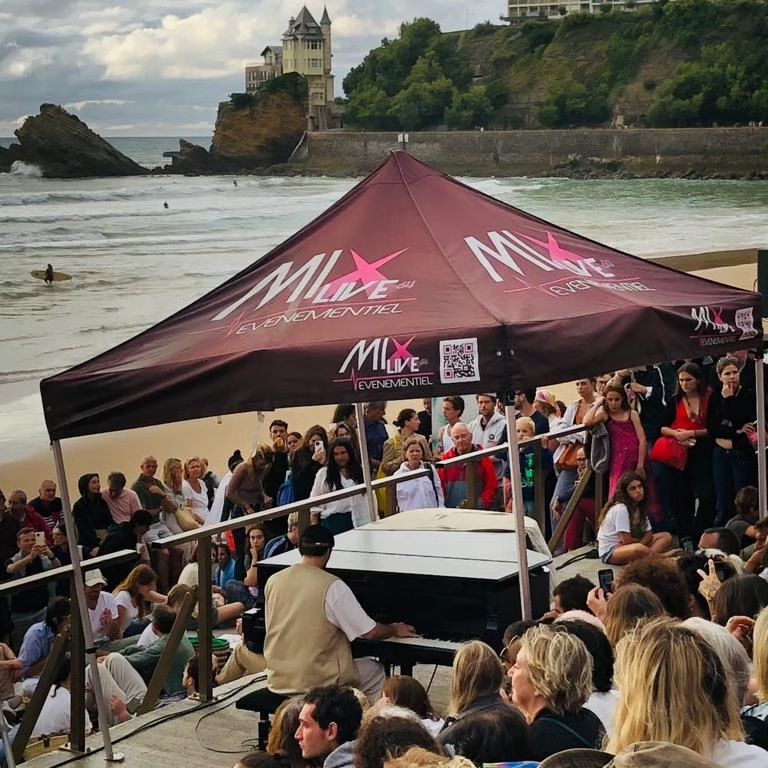 L'ouverture du Biarritz Piano festival à la côte des Basques.jpg