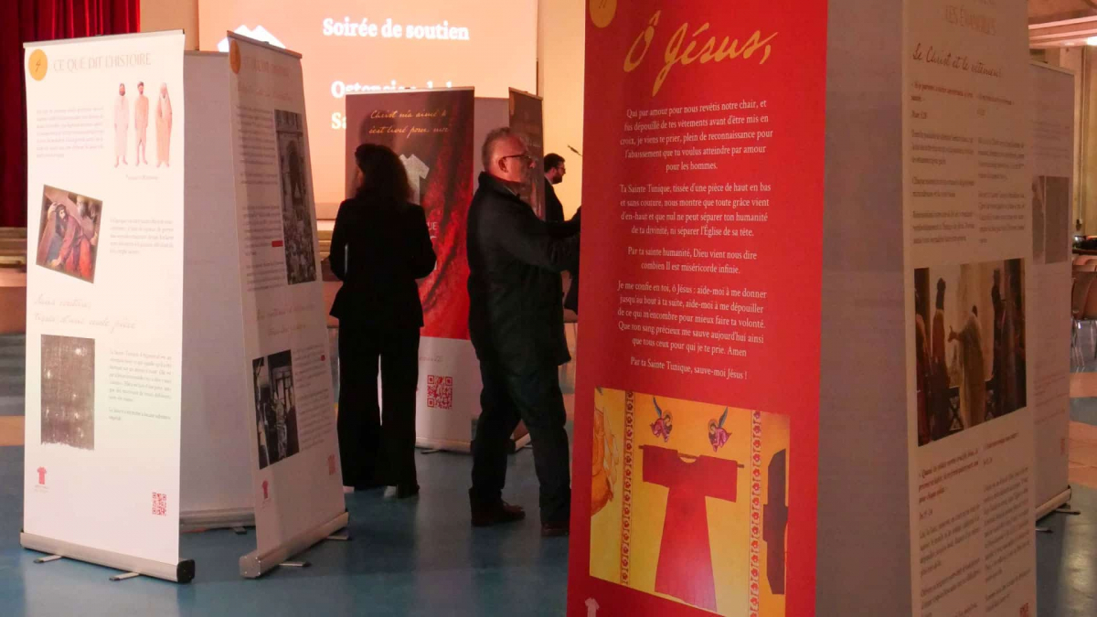 Exposition itinérante sur la sainte tunique d’Argenteuil.jpg