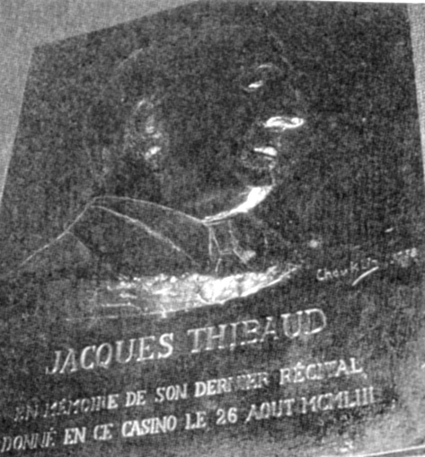 26 août 1953 Bas-relief Thibaud.jpg