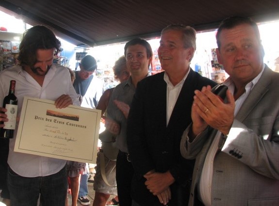 Frédéric Beigbeder, lauréat du Prix des Trois Couronnes restauré en 2009 par A. de La Cerda.jpg