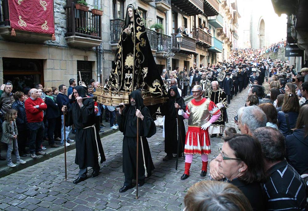 La procession du Vendredi Saint à Fontarabie/Hondarribia