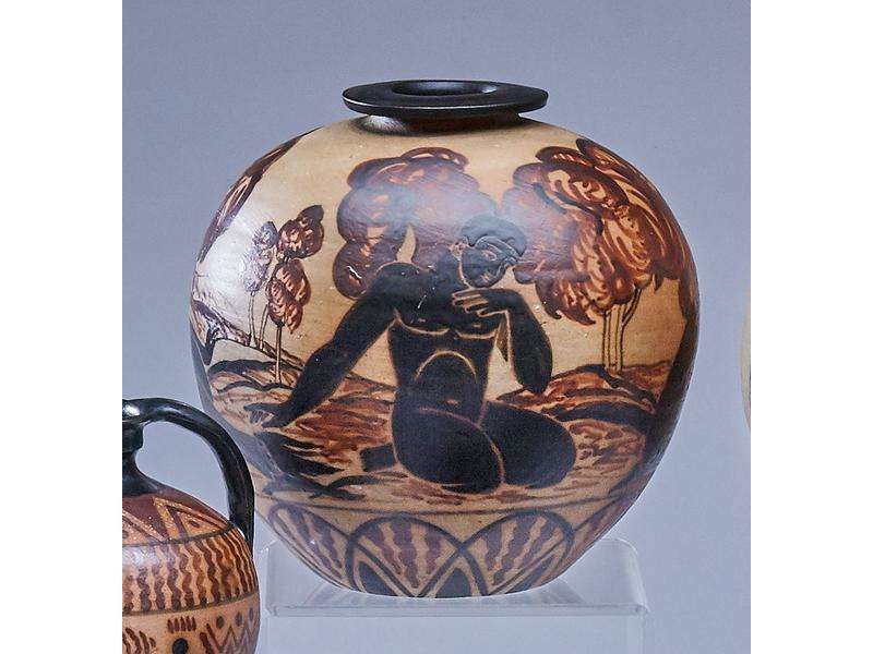 Le vase boule à col rond à décor dit "à la grecque-poterie de Ciboure V.E