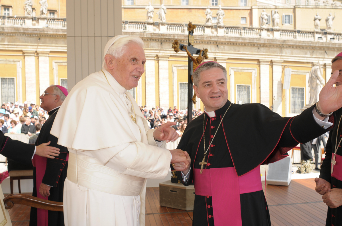 Mgr Aillet à Rome pour les obsèques de Benoît XVI