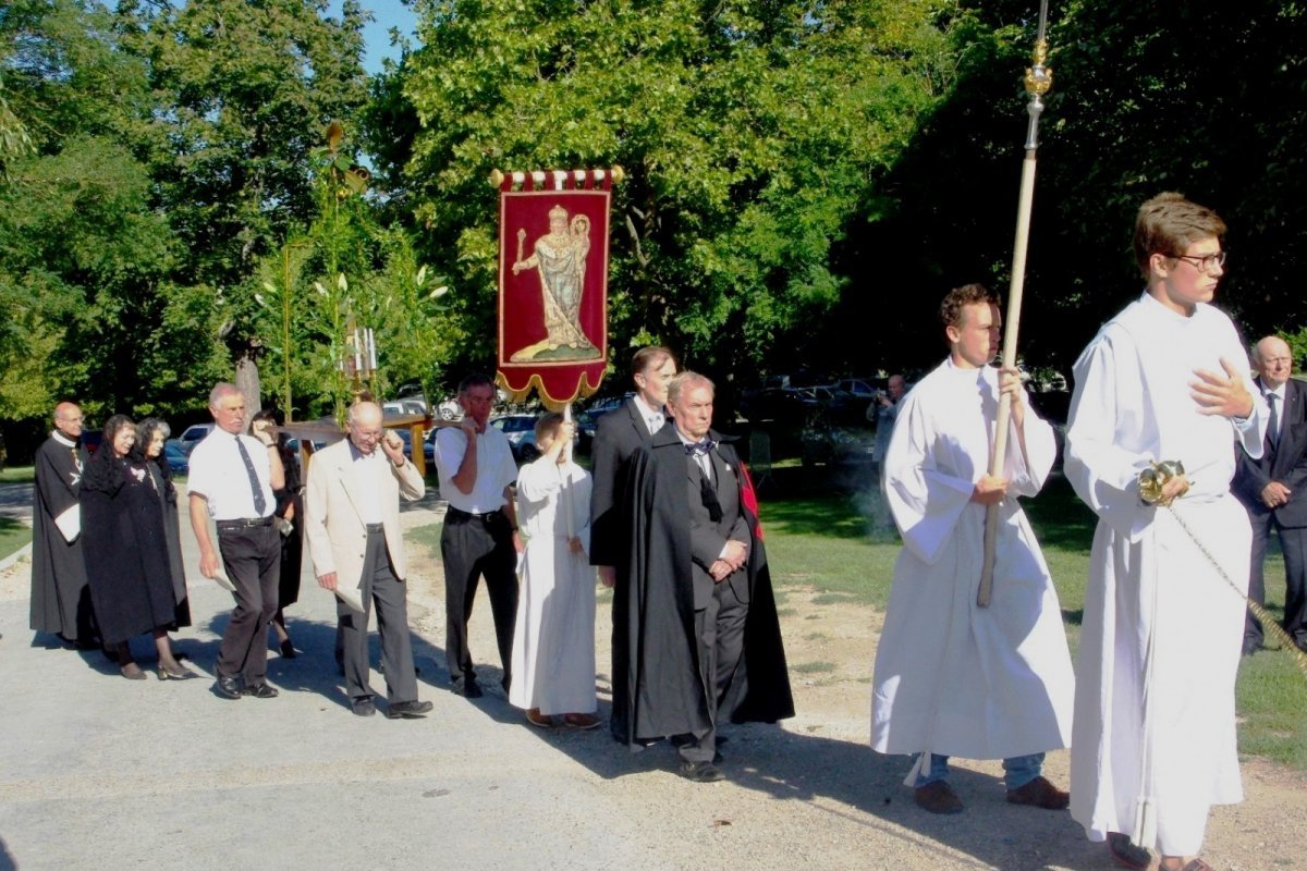 z procession reliques saint-louis.jpg