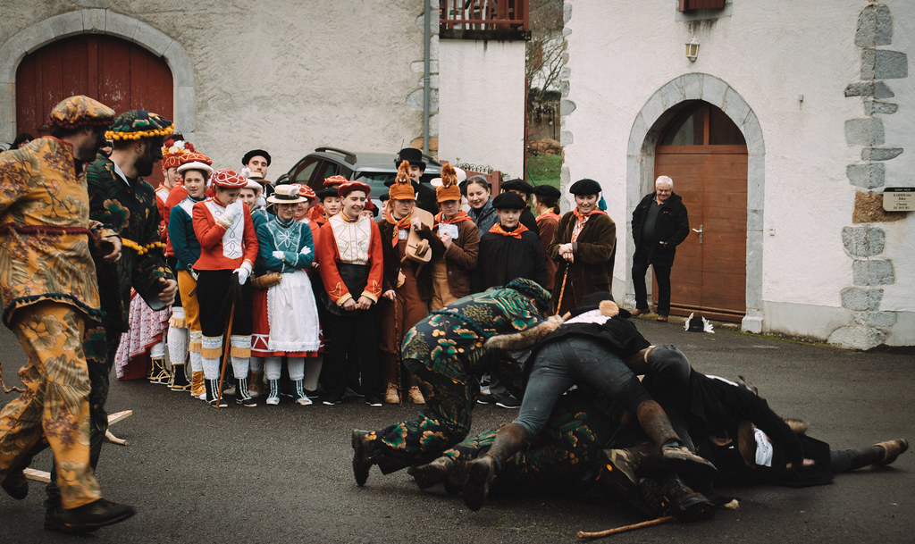 Mascarade à Altzai-Lakarri.jpg