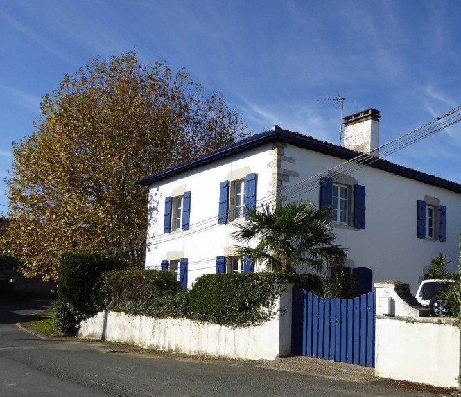 maison Barthes à Urt.jpg