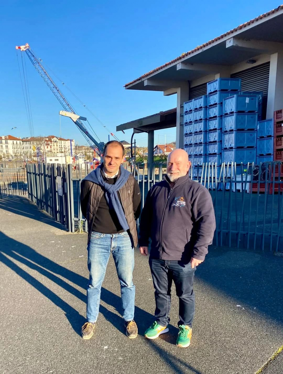 Jean Helou-Leizaola avec le responsable du comité des pêches.jpg