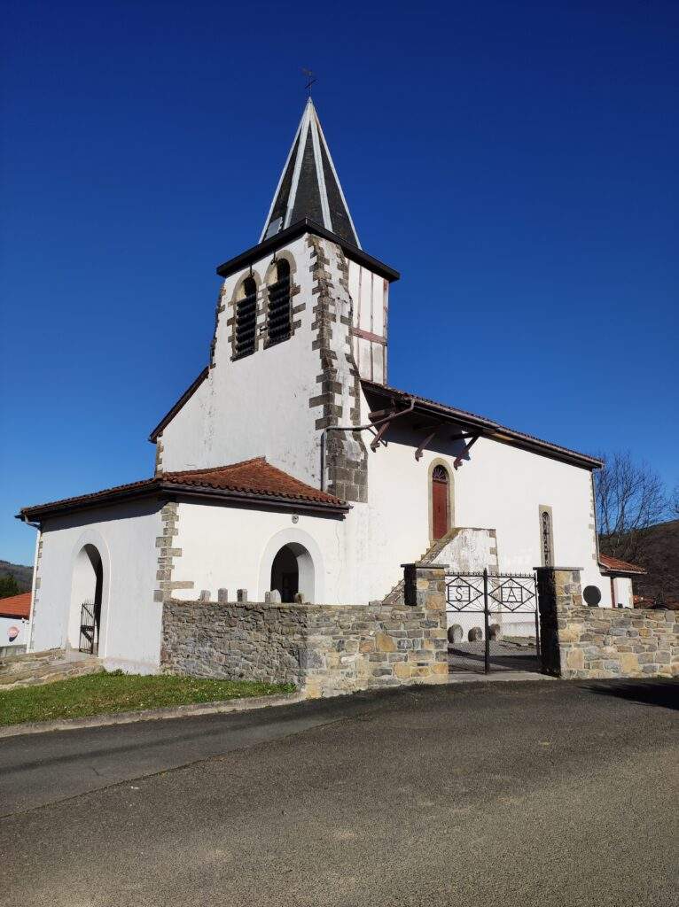 église saint Laurent de Larceveau.jpg