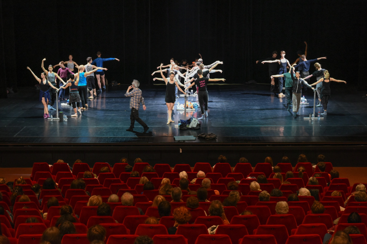 Classe publique des danseurs du Malandain Ballet Biarritz.jpg