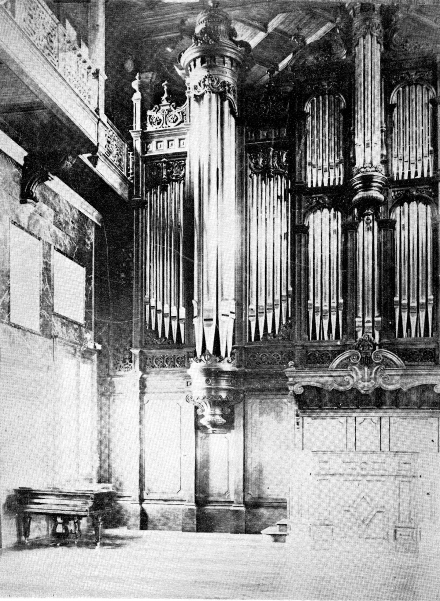 zL'orgue Cavaillé-Coll au château d'Ilbarritz.jpg