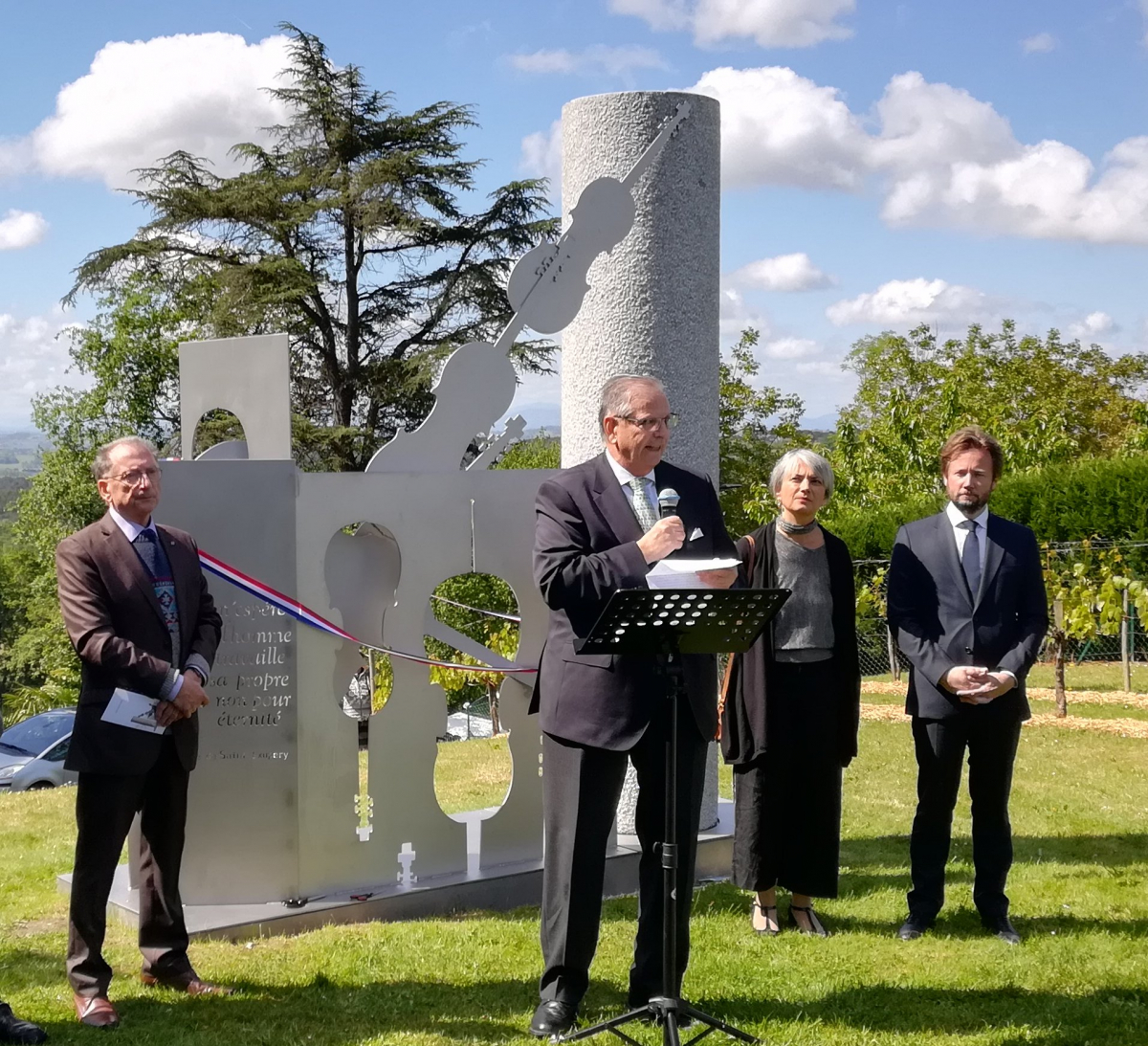 zzActu1 2.consul Alabart inaug monument Durosoir Landes.JPG