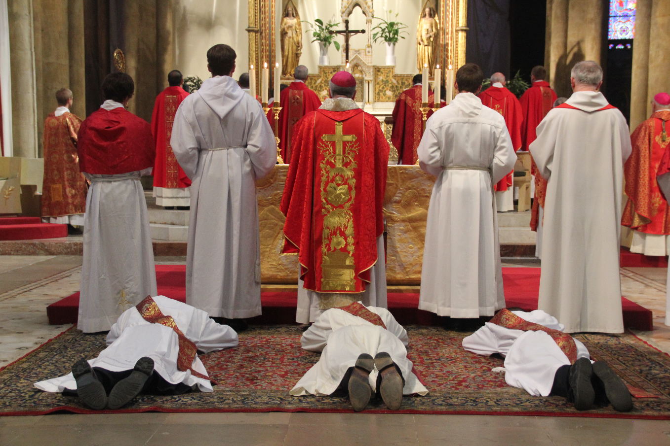 Cathédrale de Bayonne : trois prêtres ordonnés samedi 29 juin