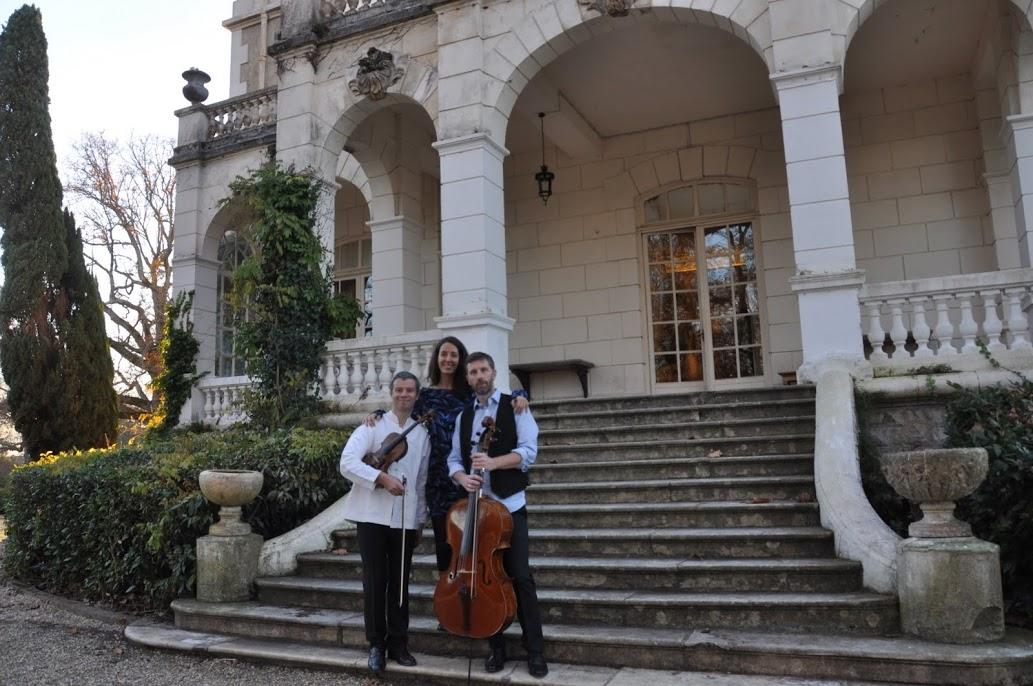 Le Belharra Trio au château d'Arcangues.JPEG
