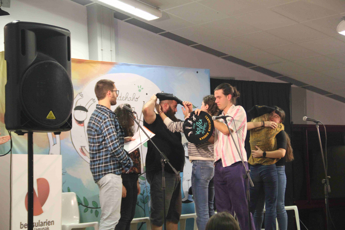 Finale du concours de jeunes bertsularis Xilaba : Hazparke s'est imposé face à Muttikoak