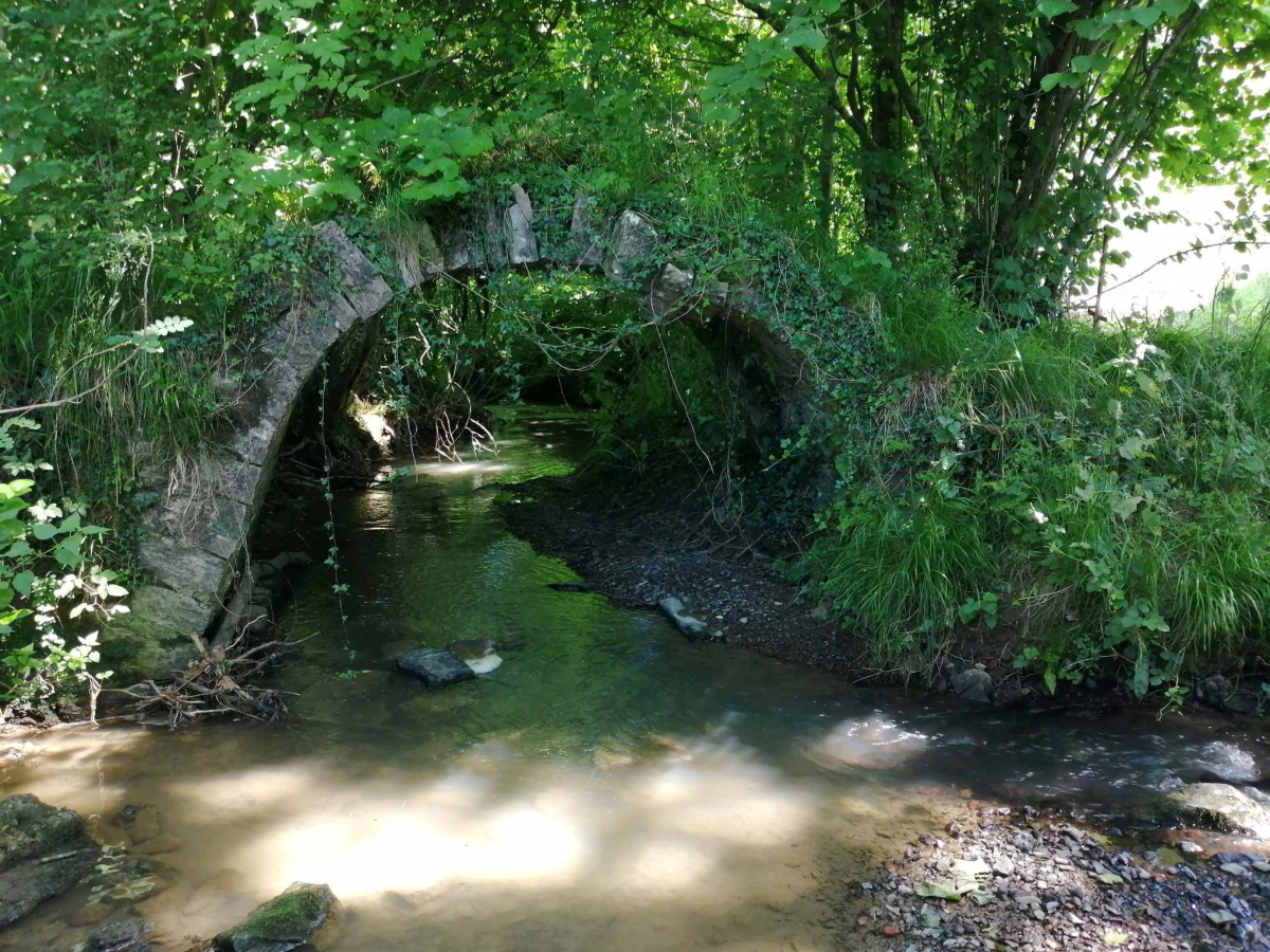 pont romain de Behauze Béguios datant en réalité du XVème XVIème siècle.jpg