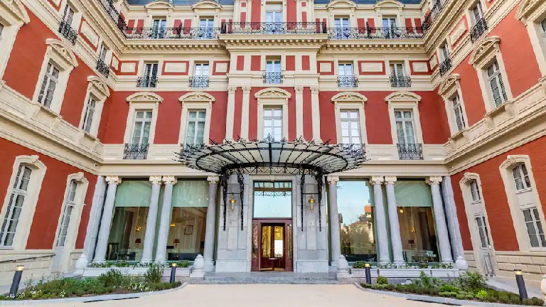 De Gallé à Hermès, le luxe à la française au Palais !