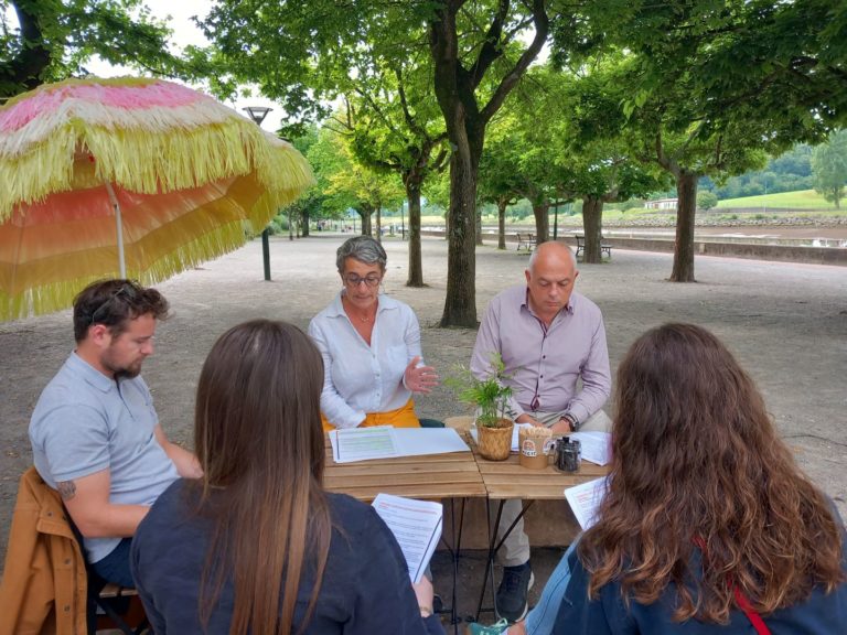 Eric Soreau et  présentent le programme estival luzien.jpg