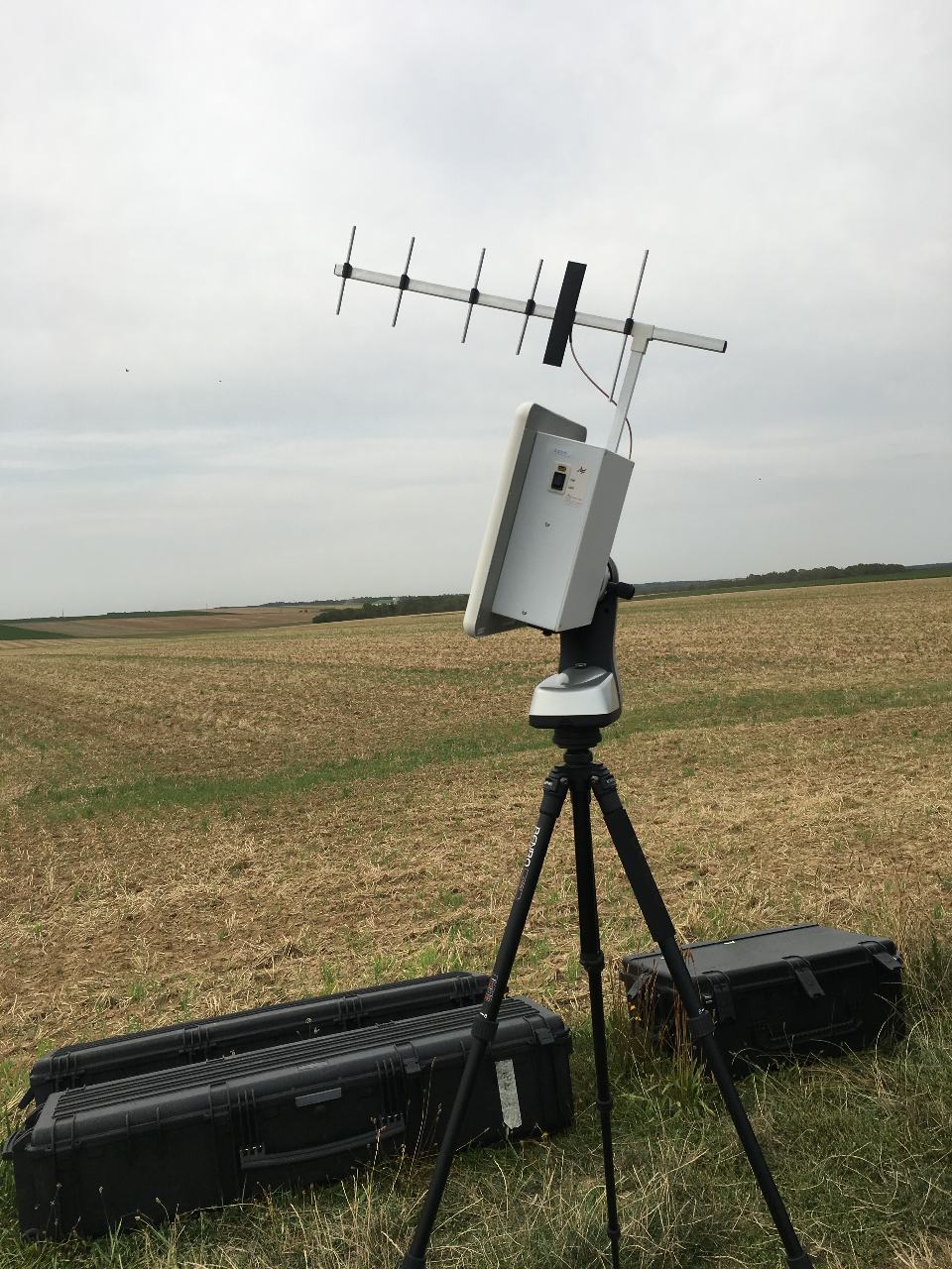 L'antenne permet la communication entre le drone et la station sol.