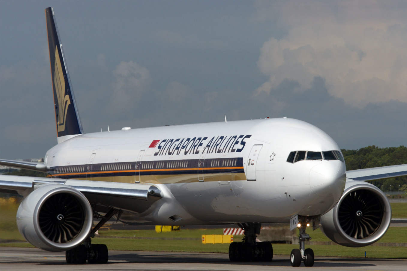 Singapore Airlines reports 9% drop in operating profit