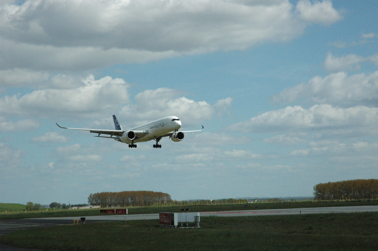 A350 approach LPV 200