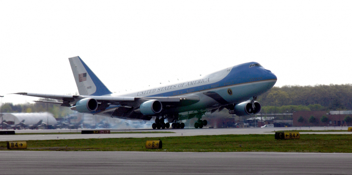 Air Force One replacement accumulates delays
