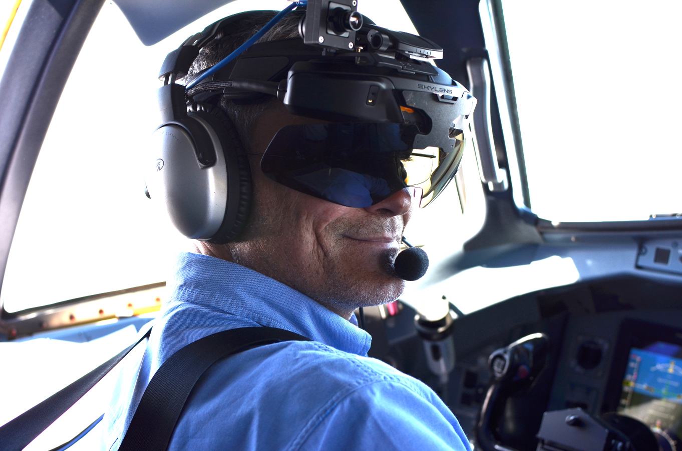 Wearable Elbit HUD in flight tests on ATR-600 regional aircraft