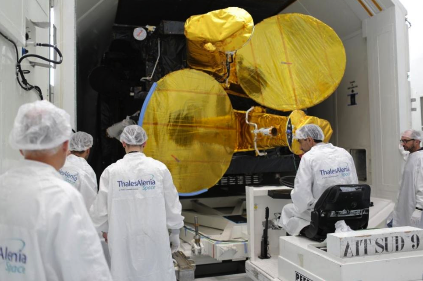 Europasat satellite arrives in Kourou