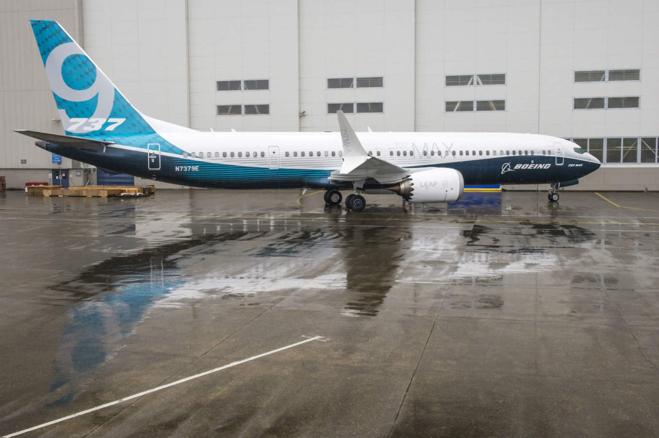 Boeing rolls out 737 MAX 9, talks up MAX 10X
