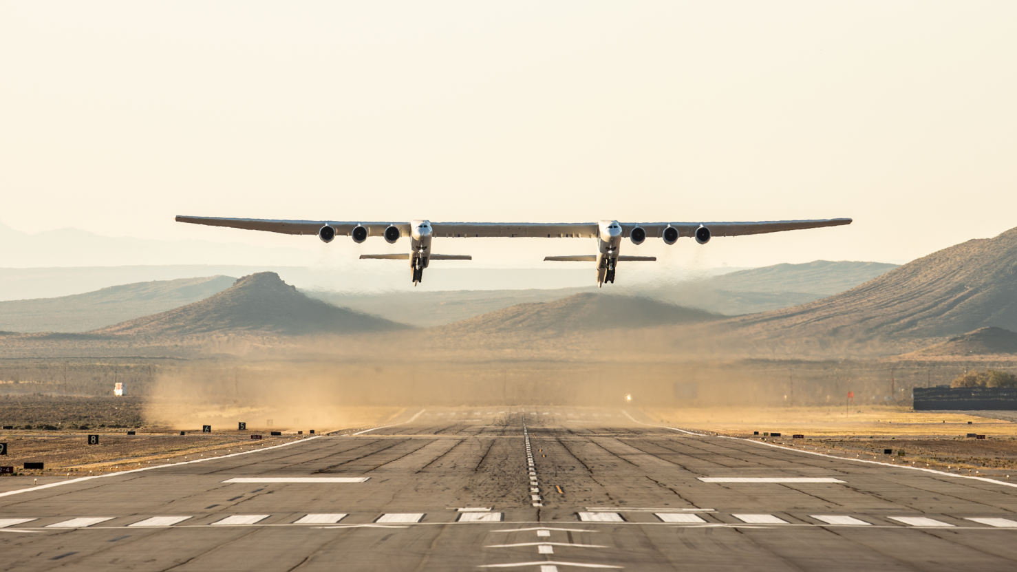 Stratolaunch makes first flight