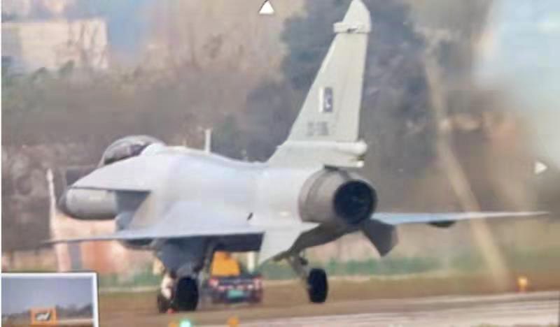 Delivery of the first 2 Chinese J-10C fighters to Pakistan