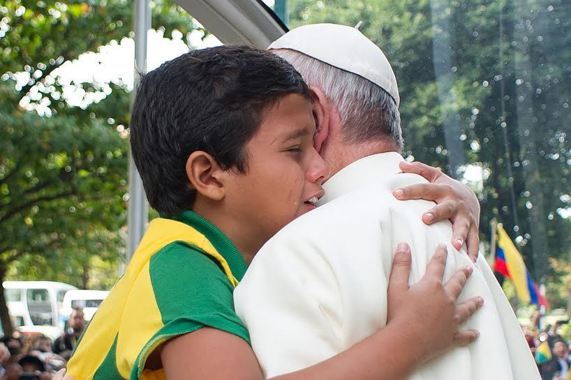 Nathan de Brito, le petit Brésilien qui a fait pleurer le Pape