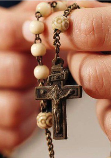 Mai, mois de la Vierge Marie : le Pape nous invite à prier le chapelet