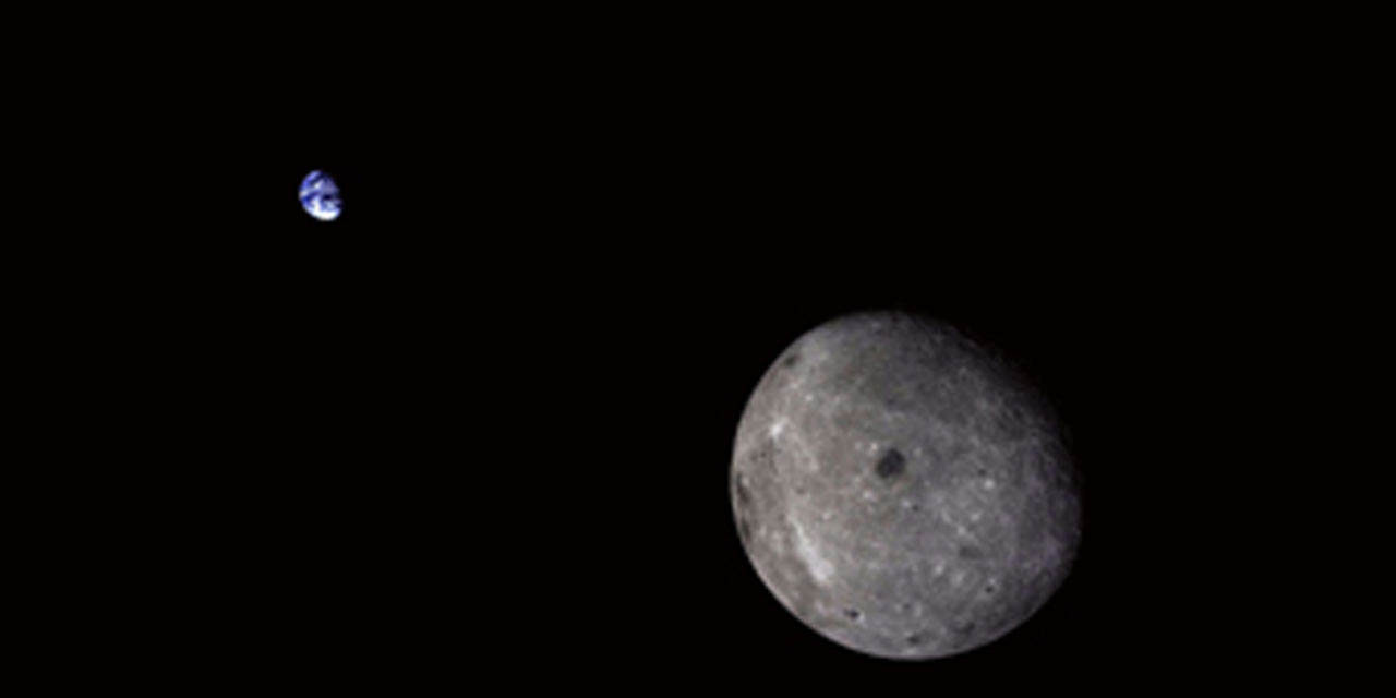 La sonde Chang’e 5-T1, surnommée "Xiaofei", qui signifie le "Petit voyageur" en chinois, est allé jusqu’à 413.000 km de la Terre, soit plus loin que la Lune et a pris de magnifiques clichés de la face cachée de la Lune ainsi que de la Terre qui se lève.
