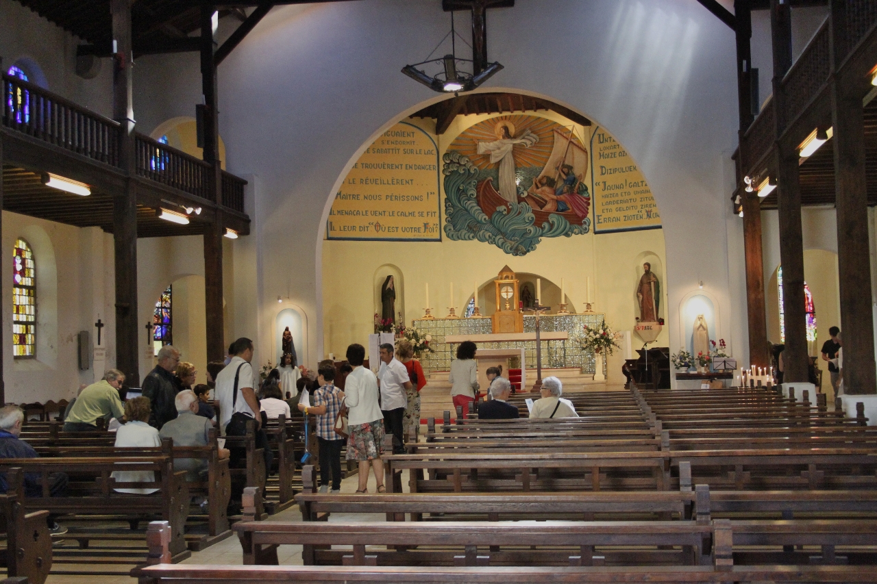 14 jeunes ont fait leur profession de foi en l'église Sainte Anne le 14 juin