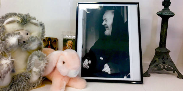 Sa dévotion à Padre Pio (fêté le 23 septembre) l’a aidée à monter sa boîte