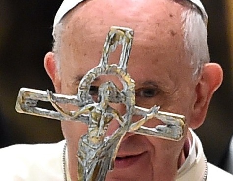 Souffrances et espoirs au chemin de Croix du Colisée du pape