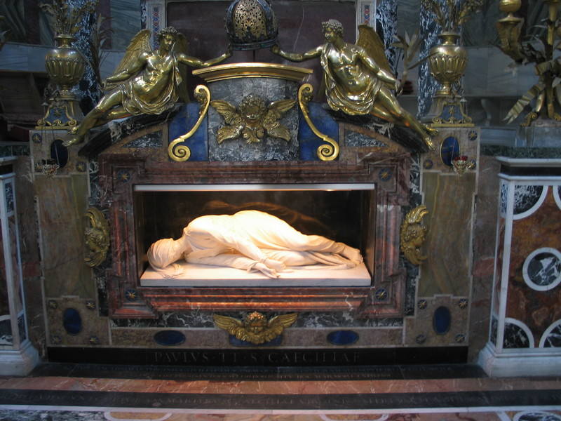 Sainte Cécile représentée telle qu'elle a été découverte, devant son tombeau, par Stefano Maderno - Église Sainte-Cécile-du-Trastevere