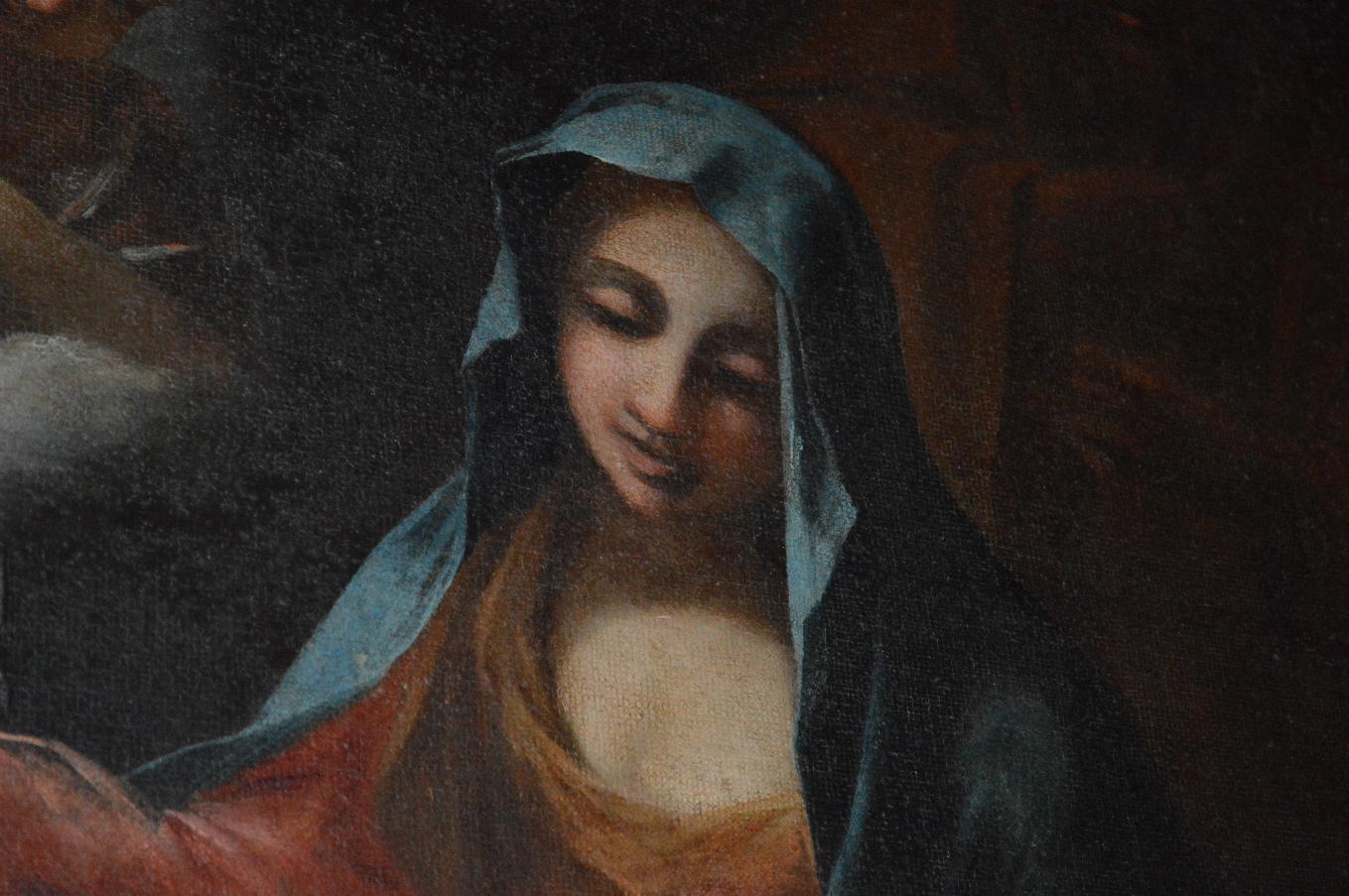 Tant d’art, tant d’élégance dans la représentation de Marie. Grand tableau. (église st Vincent)
