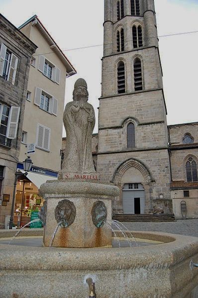 Revenons à Saint Martial, évêque de Limoges - ici, place Saint Michel (!) à Limoges