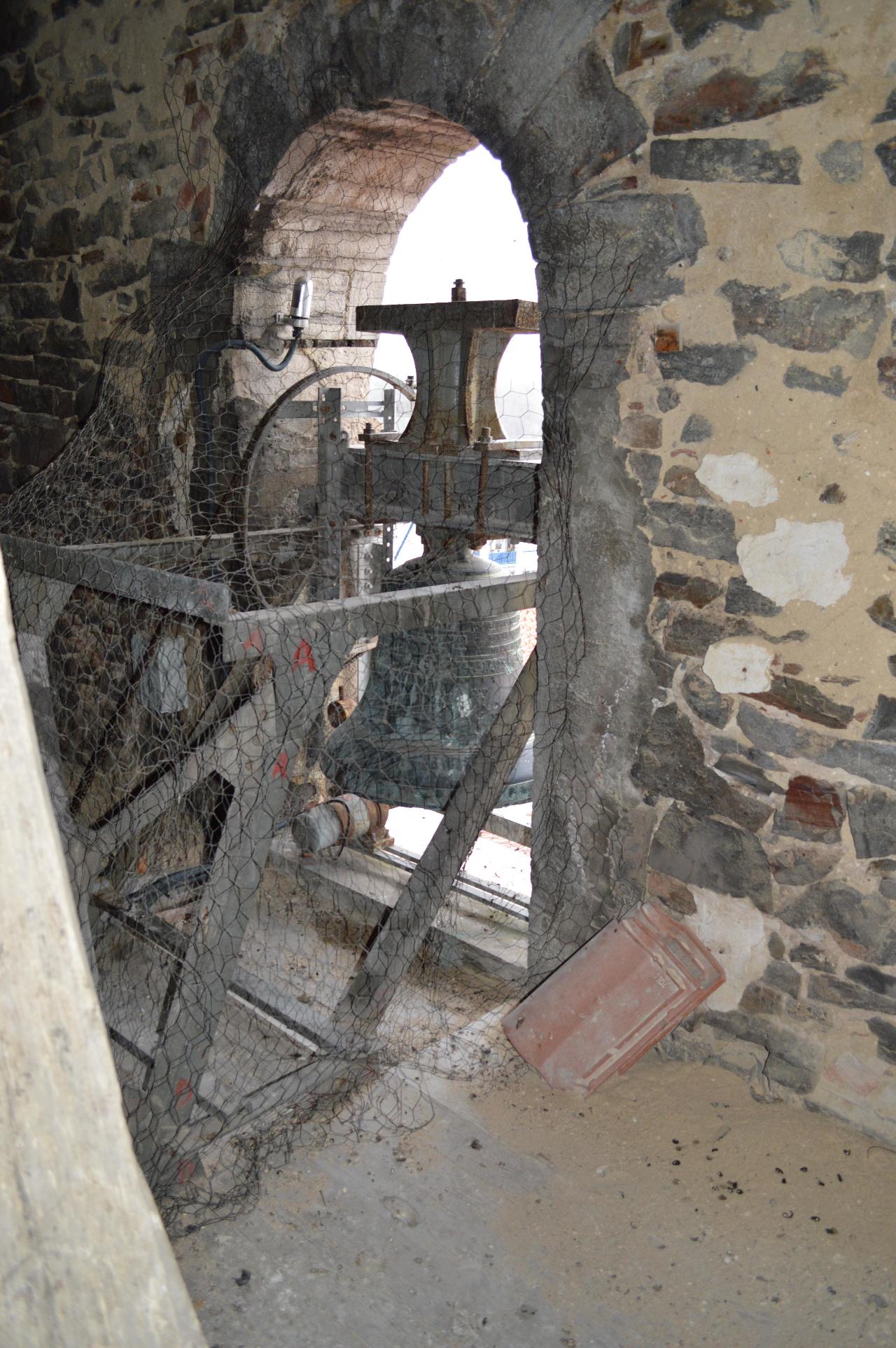Le clocher d’Hendaye avec la « BIXINTXO » en «volée », en balancement 