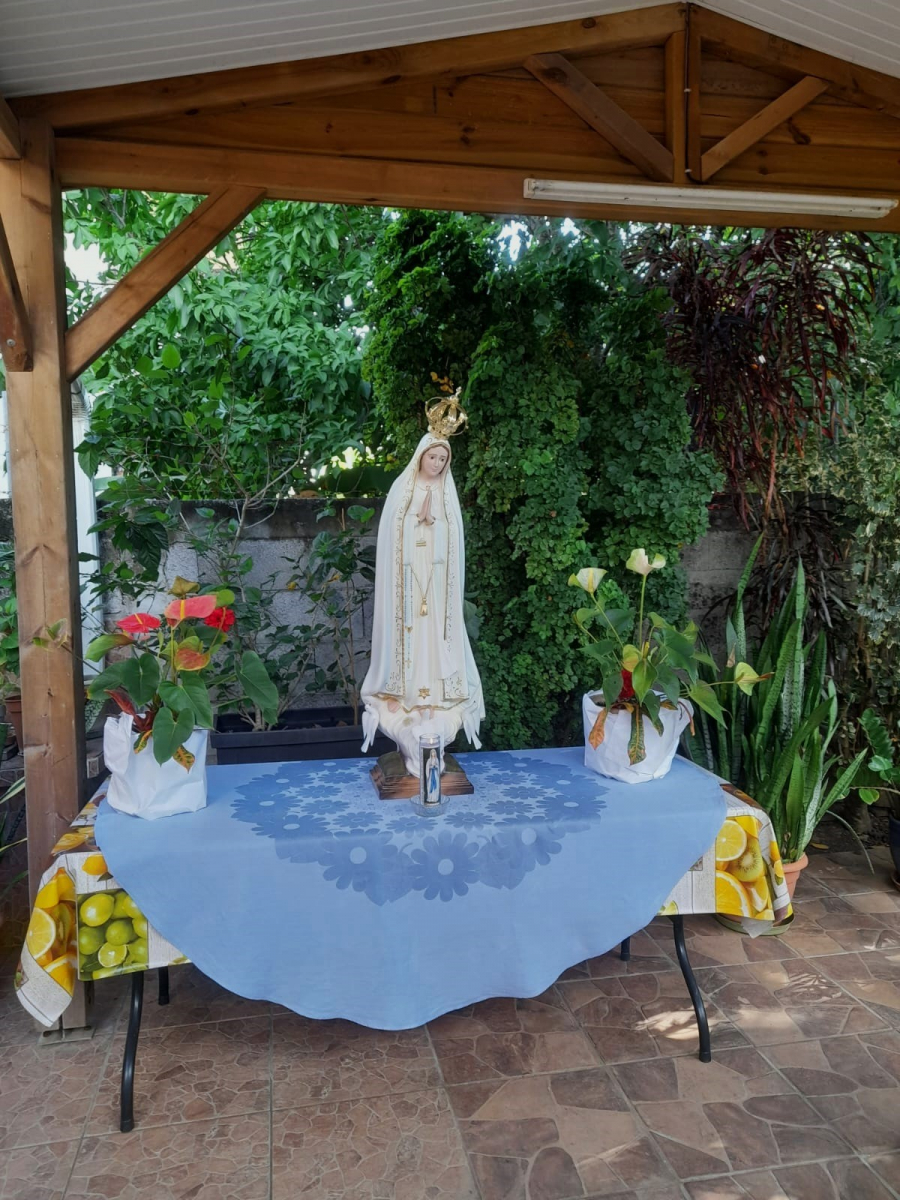 La statue pèlerine de Notre Dame de Fatima à la Martinique
