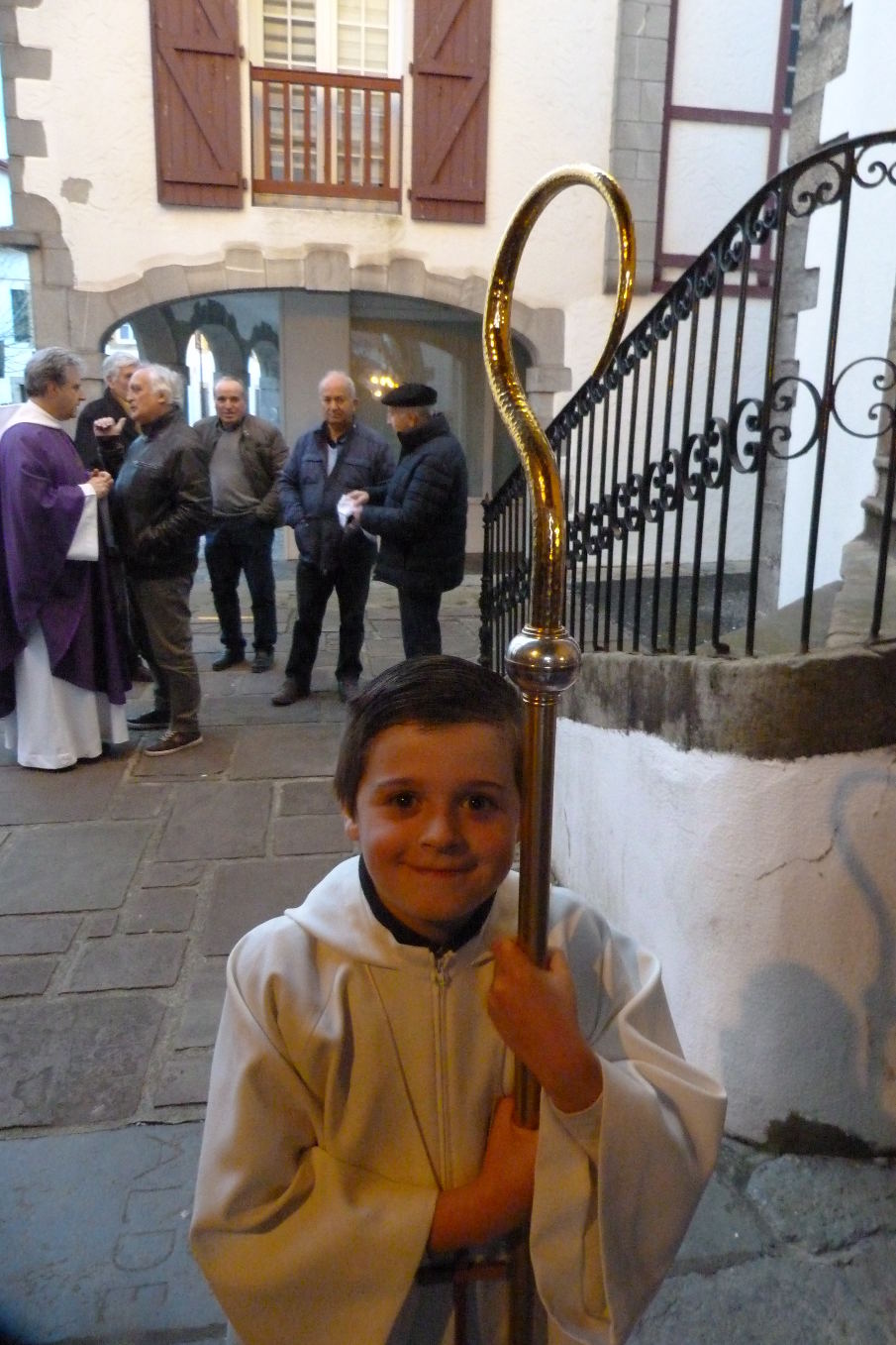 Dans son homélie, Monseigneur Aillet a appelé les jeunes à penser au sacerdoce !