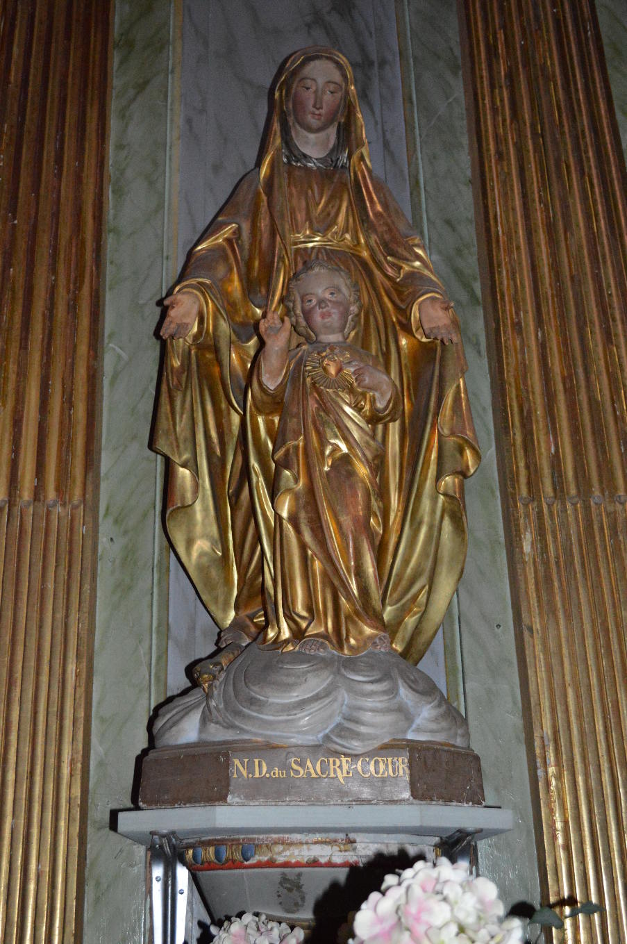 Vierge du Sacré Cœur tenant l’enfant Jésus (église st Martin)