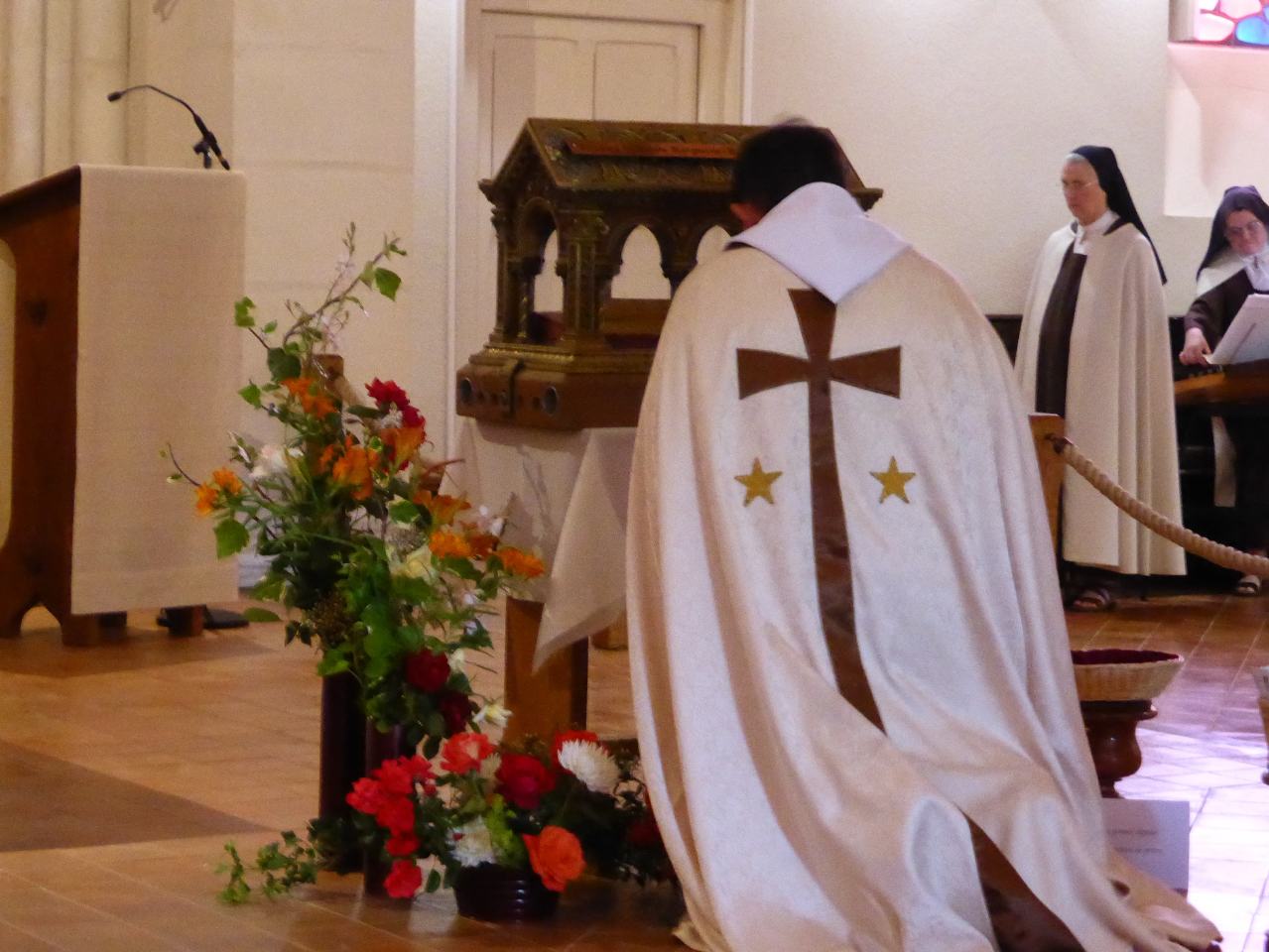 Photos des Reliques de SAINTE MARGUERITE MARIE au Carmel de Luçon