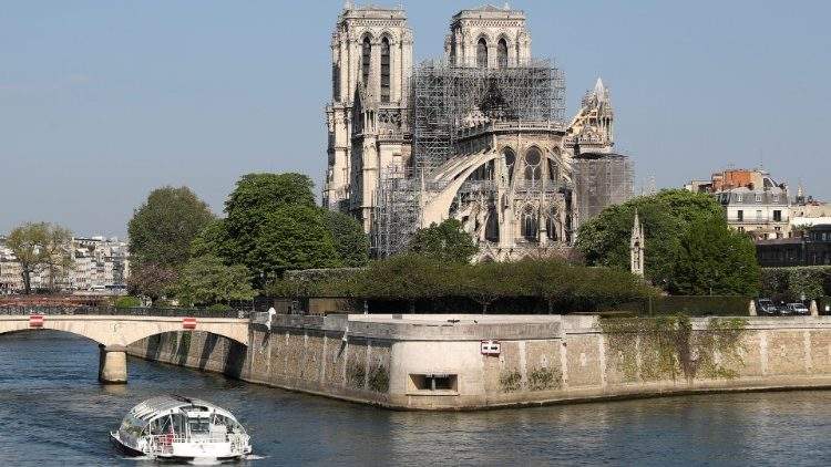 France : l'avenir architectural de Notre-Dame pose question